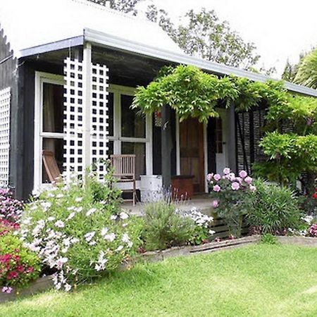 Warm Earth Cottages Aongatete Exterior foto