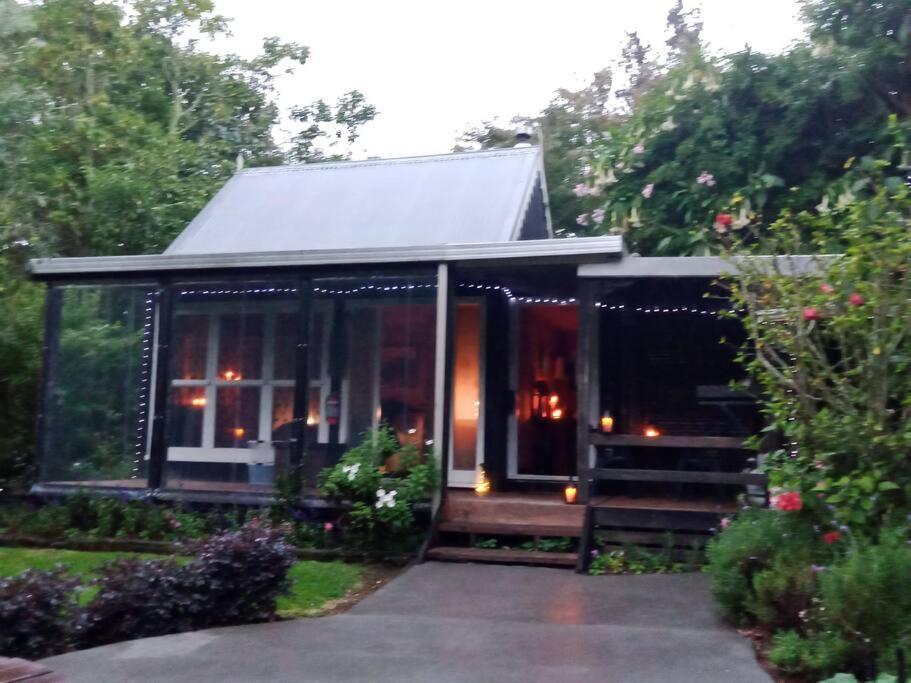 Warm Earth Cottages Aongatete Exterior foto