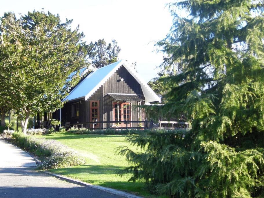 Warm Earth Cottages Aongatete Exterior foto